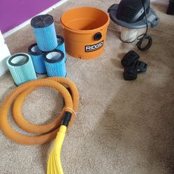 RIDGID VACUUM CLEANER 9 GALLONS 