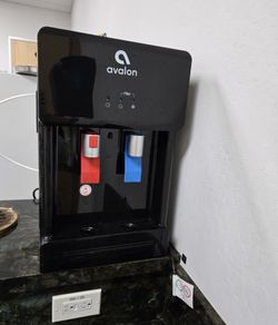 Avalon Countertop Self Cleaning Bottleless Cooler Dispenser Water Good Condition 