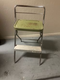MCM Vintage 1960s/1970s Avocado green steel two step metal step ladder folds