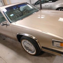 1985 Cadillac Coupe Deville 