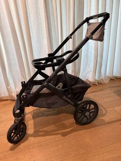 UPPAbaby Vista Stroller with bassinet, toddler  and rumble seat
