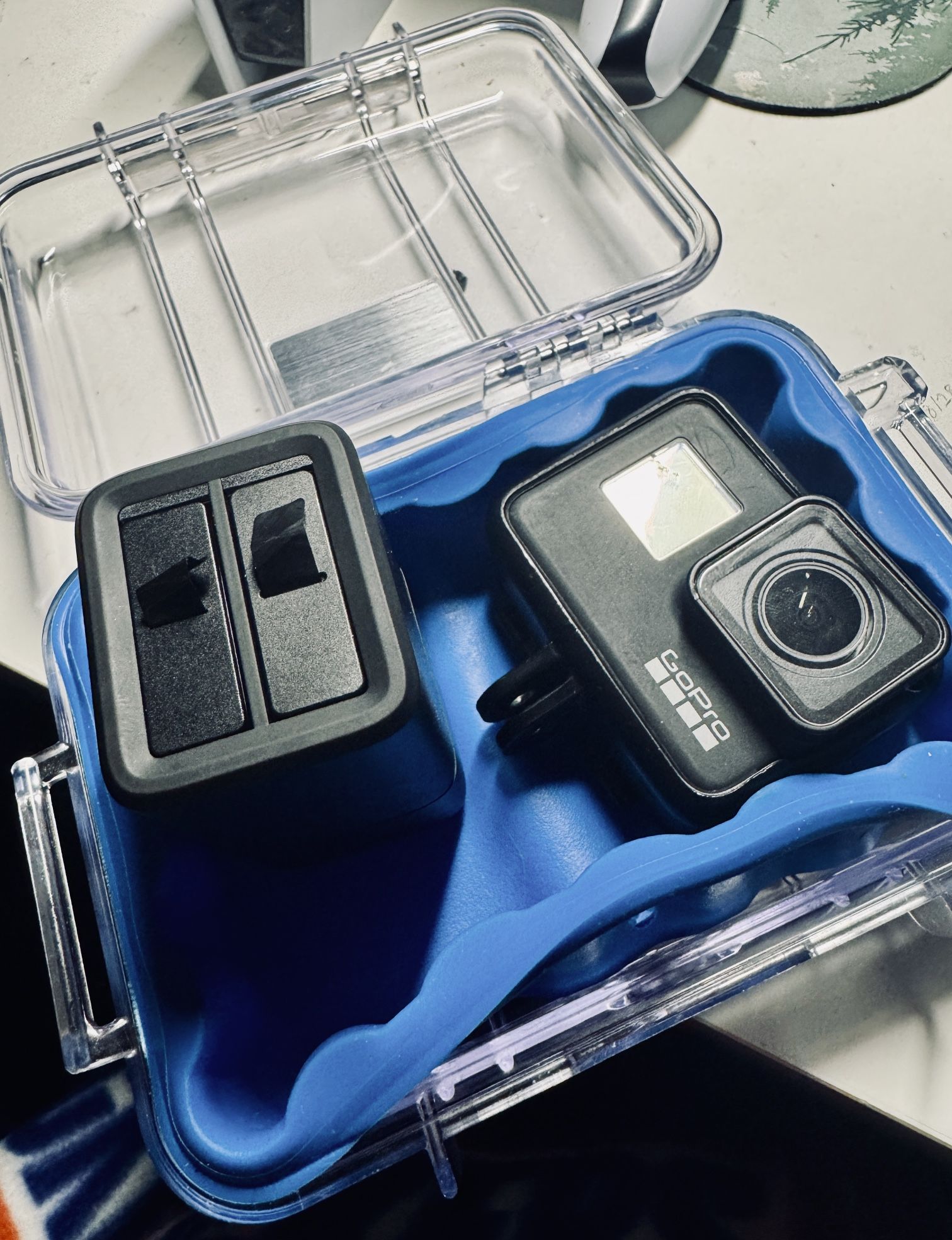 GoPro Hero 7 Black + Charging Hub & 3 Batteries