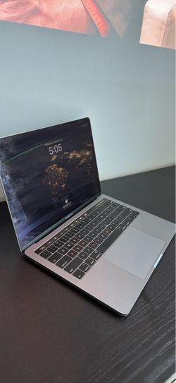 MacBook Pro 13” 2019 – i5 – 8GB RAM – 128GB SSD