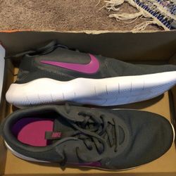 Nike Women’s Flex Experience