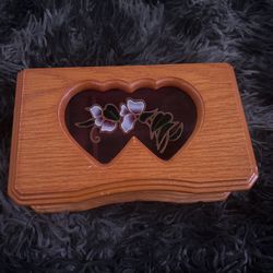 Jewelry box with floral design 