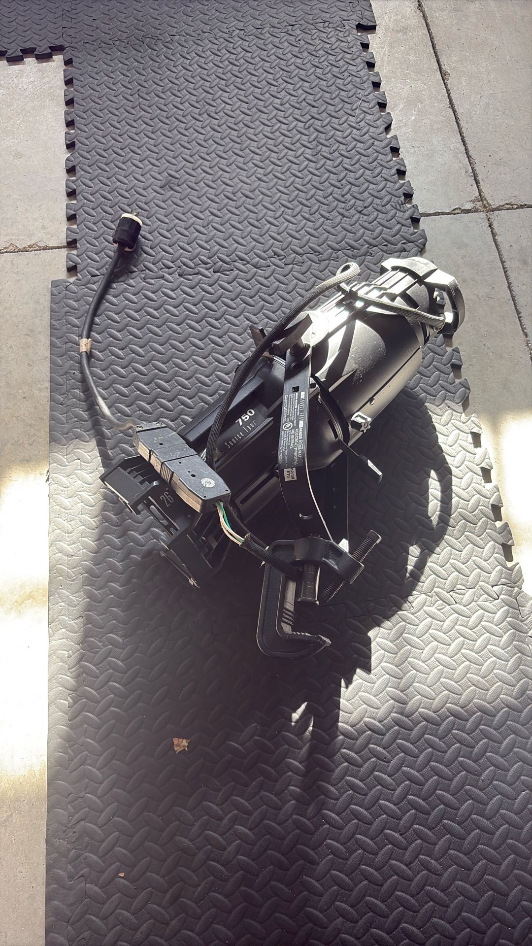 ETC Source 750 HID 50 Degree 150W Lighting Fixture Great Condition