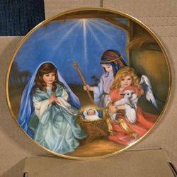 Silent Night Christmas Pageant Plate Collection 