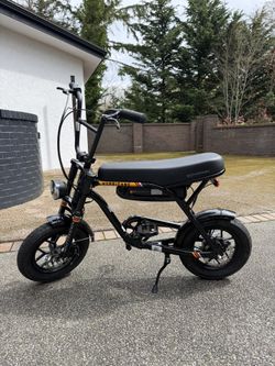 Schwinn Hurricane Electric Bike