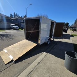 Trailer With HITCH LOCK & KEYS