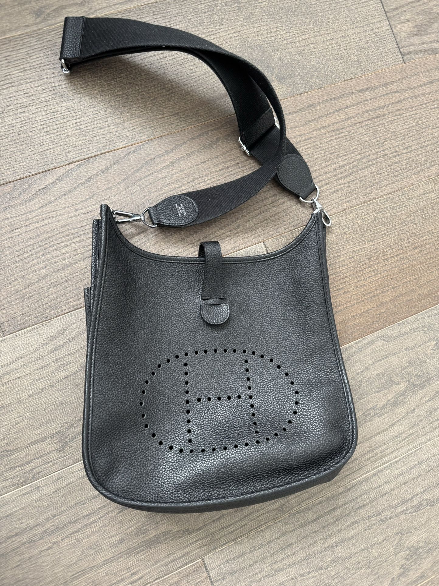 Hermes Evelyne III 29 Bag in Black Leather