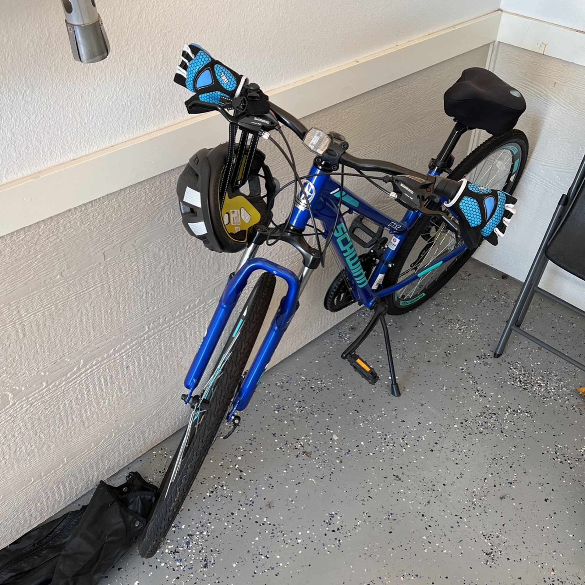 Schwinn Bike With Helmet, Gloves, and Seat