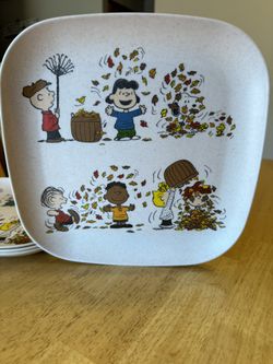 Peanuts/ Charlie And Friends Fall Plates