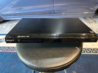 Sony DVD player +5 free DVDs