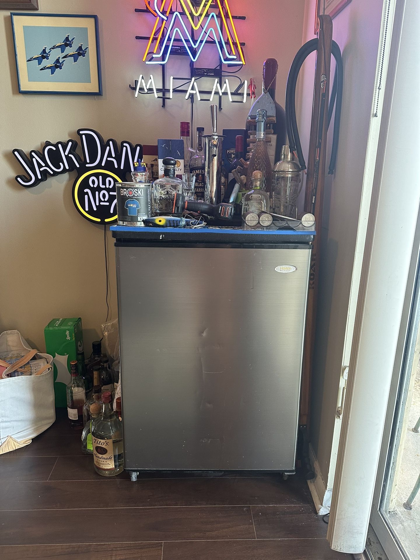 Kegerator Beer Fridge With Co2 Setup for Sale in Fort Lauderdale, FL