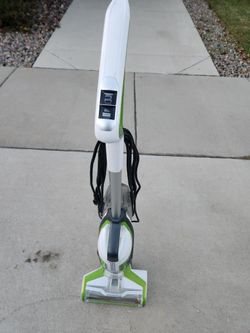 vacuum cleaner - Bissell
CrossWave Floor Finishing Machine Model: 1785
12x9x46H"
$20