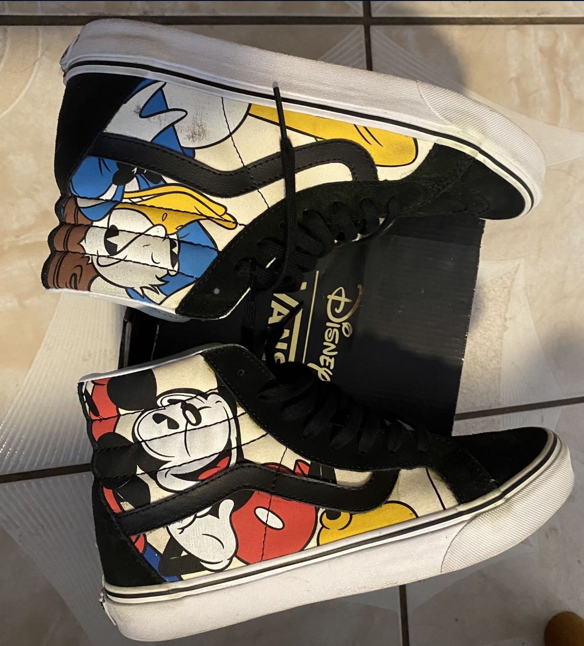 vans sk8 hi disney  mickey and friends