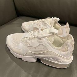 Brand New Women’s Air Max - Size 7