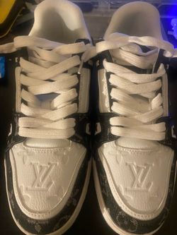 lv trainers size 10.5 dont have box