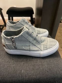 Blowfish Malibu Gray Canvas Slip-On Sneakers
