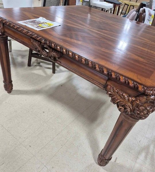 WOOD HANDCRAFTED TABLE