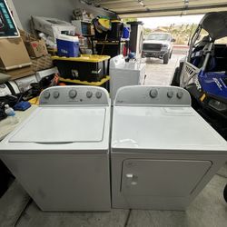 Like New Whirlpool Washer Electric Dryer Set