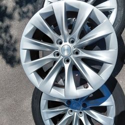 Tesla 19 inch wheels Model S