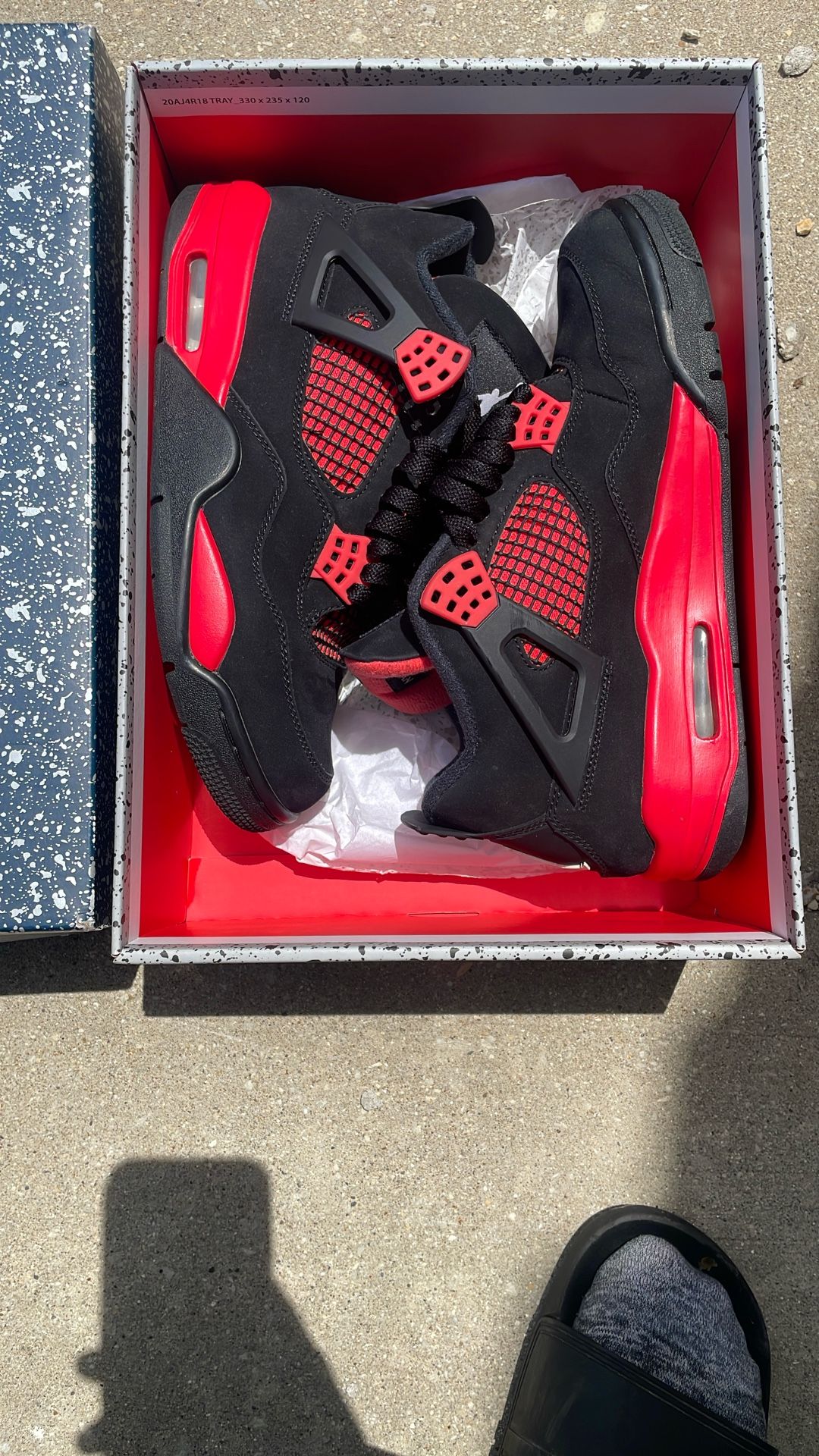 Jordan 4 Red Thunder