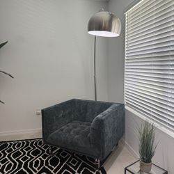 ✨ **For Sale: Stylish Accent Chair** ✨