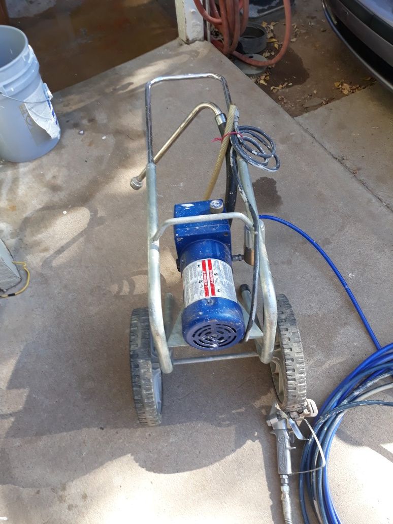 Graco 495 st paint sprayer for Sale in Phoenix, AZ - OfferUp