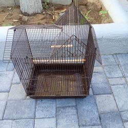 Bird cage In Very Good Condition Very Nice