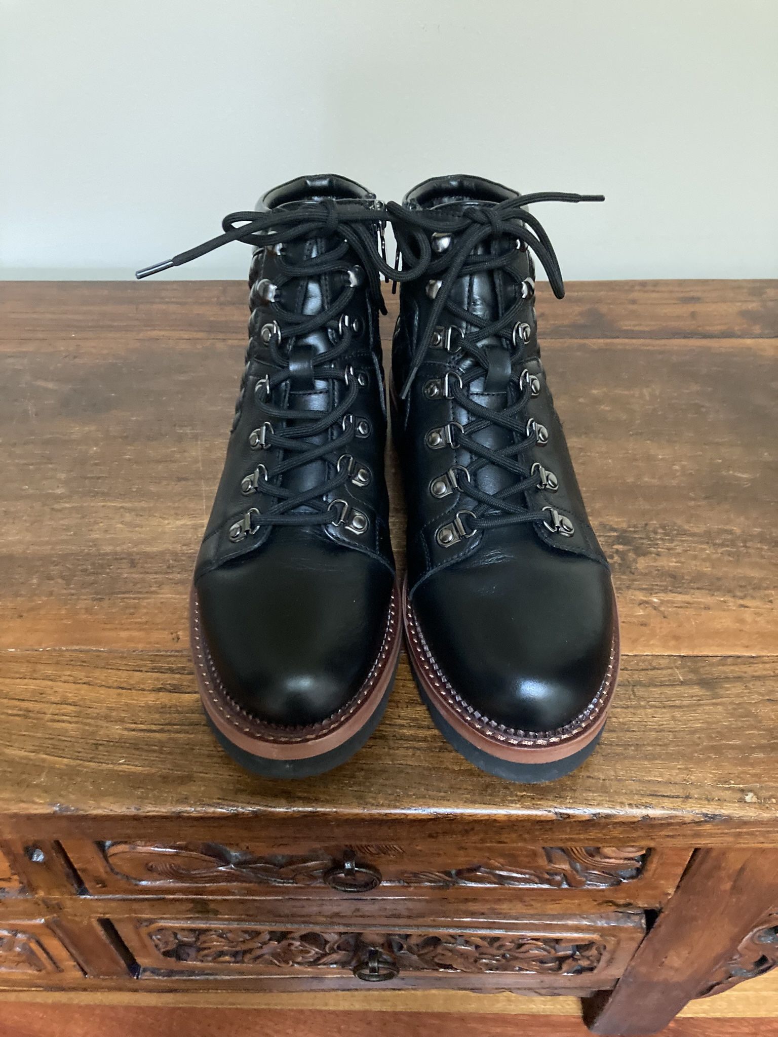 Blondo Helen Waterproof Leather Hiker 7.5 M
