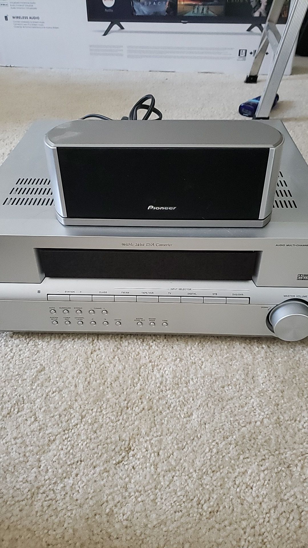 Pioneer receiver w/speaker