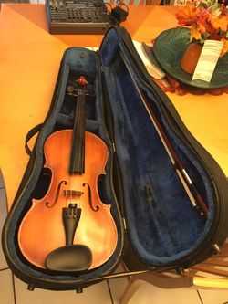 JYR Handmade Viola 15.5 inch (TRADE???) JYR Workshop violas are handcrafted by our richly experienced luthiers. The quality of workmanship goes far 