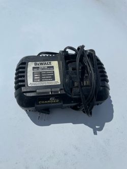 Dewalt Fast Charger 6 AM