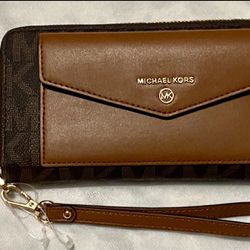 Michael Kors - Lrg Pocket Wallet & A Wristlet