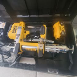 DEWALT 20V MAX GREASE GUN KIT COMPLETE NEW 