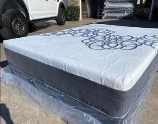 Cal King Bamboo Cool Gel Memory Foam!•••
