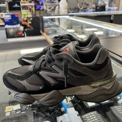 New Balance Shoes Size 5 (1006) U9060blk