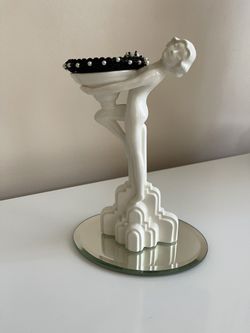 mini statue