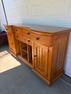 Large. Solid Wood Buffet Sideboard with Drawers and Cabinets