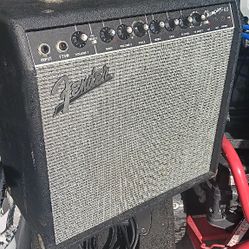FENDER amplifier 