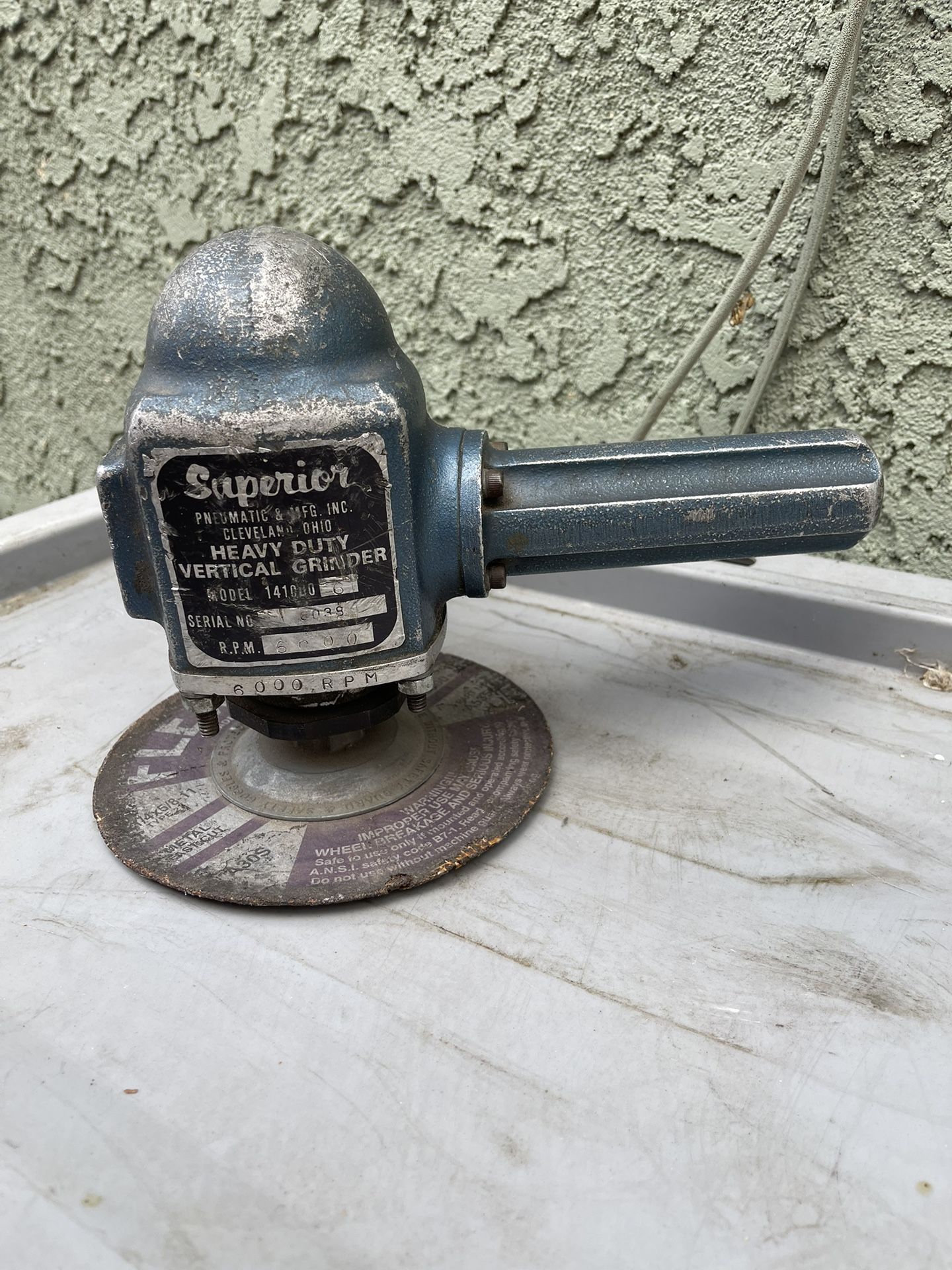 Superior Heavy Duty vertical grinder