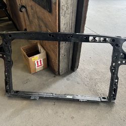 Hyundai Radiator Support 64101-g2000