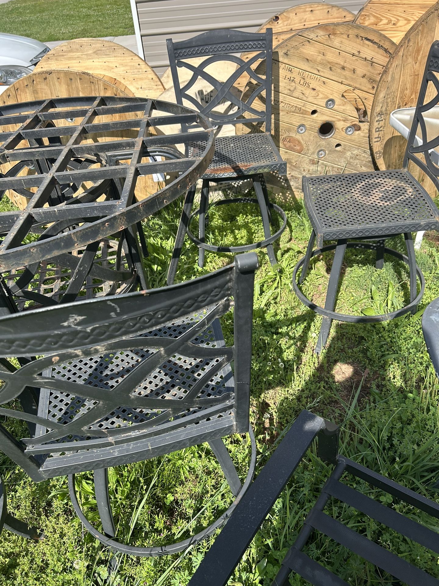 Patio Table / Fire Pit - With Tall Chairs / Read Below ⬇️