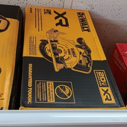 Dewalt new 61/2" Circular Saw XR Brushless 