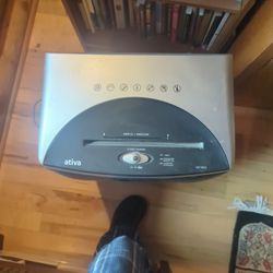 Ativa Paper CD Credit Card Shredder 