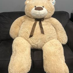 Giant Stuffed Bear 