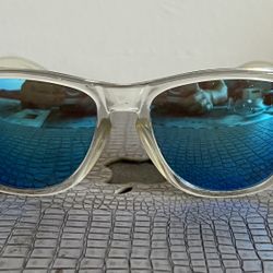BLENDERS SUNGLASSES (Blue lense)