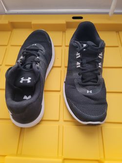 Women's Size 10 Under Armour Shoes