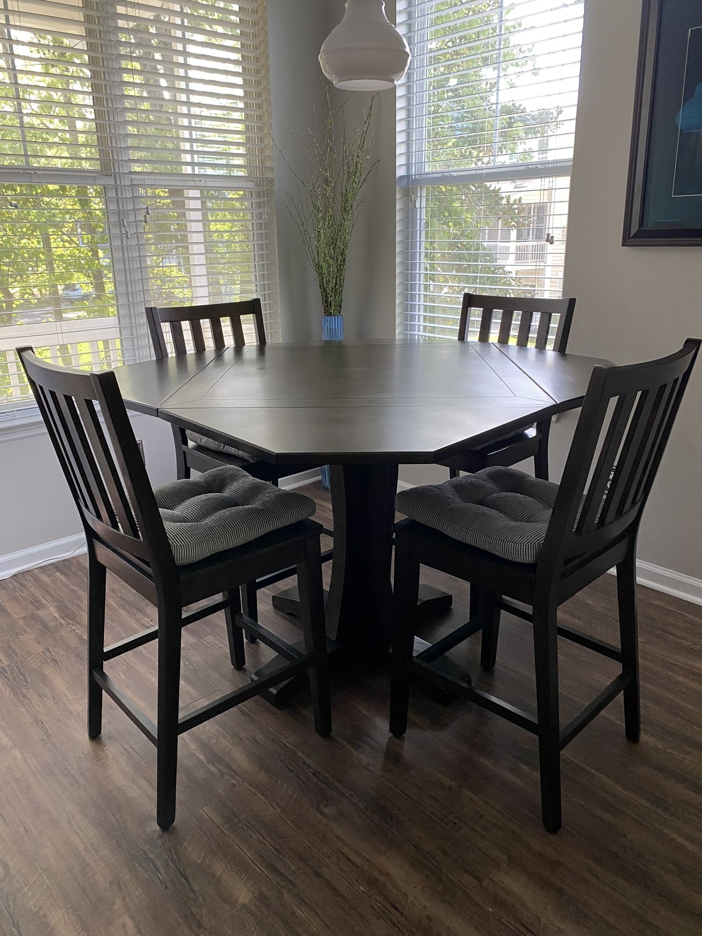 Haverty’s Dining Table